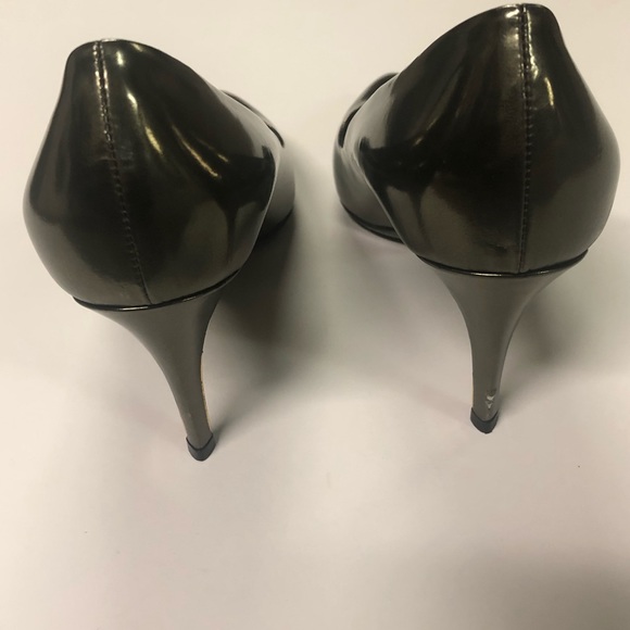 Yves Saint Laurent metallic pumps - Picture 5 of 8